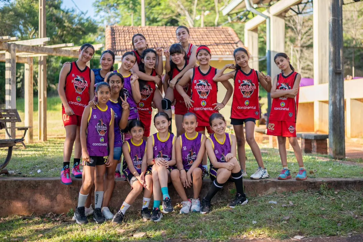 El equipo de Los Canes de San Isidro, en la cancha